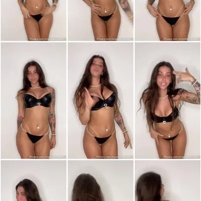 MC Pipokinha se exibe usando linda lingerie de couro MC Pipokinha se exibe usando linda lingerie de couro